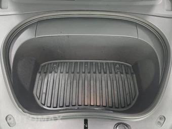 2024 Tesla Model 3 Standard Range - miniatura 15