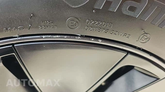 2024 Tesla Model 3 Standard Range - miniatura 24