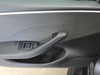 2024 Tesla Model 3 Standard Range - miniatura 9
