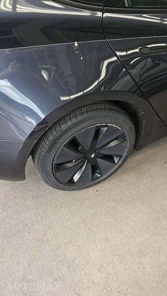 2024 Tesla Model 3 Standard Range - miniatura 28