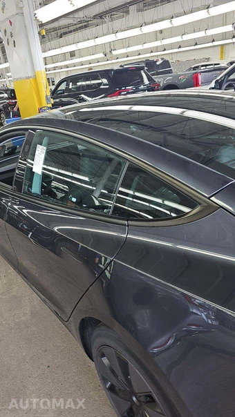 2024 Tesla Model 3 Standard Range - miniatura 29