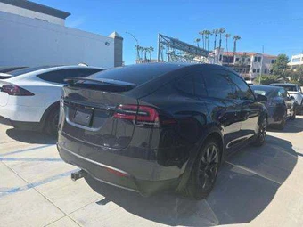 2024 Tesla Model X - miniatura 3
