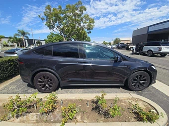 2024 Tesla Model X - miniatura 4