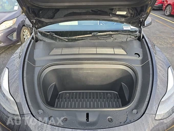 2024 Tesla Model Y Long Range - miniatura 16