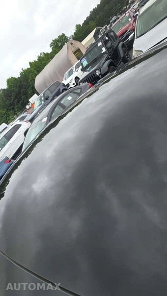 2024 Tesla Model Y Long Range - miniatura 20