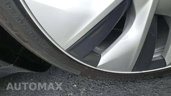 2024 Tesla Model Y Long Range - miniatura 23