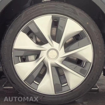 2024 Tesla Model Y Long Range - miniatura 25