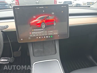 2024 Tesla Model Y Long Range - miniatura 11