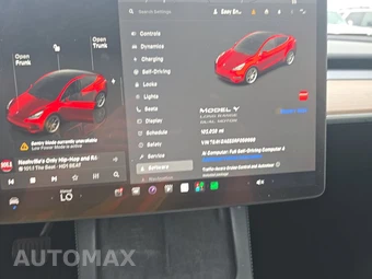 2024 Tesla Model Y Long Range - miniatura 12