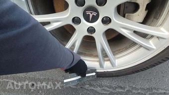 2024 Tesla Model Y Long Range - miniatura 23
