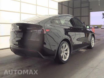2024 Tesla Model Y Long Range - miniatura 4