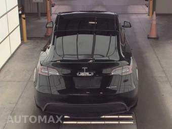 2024 Tesla Model Y Long Range - miniatura 5