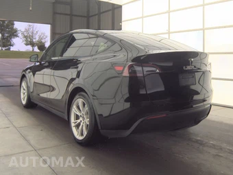 2024 Tesla Model Y Long Range - miniatura 6
