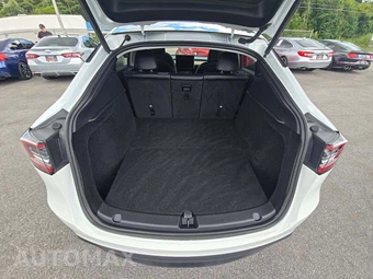 2024 Tesla Model Y Long Range - miniatura 14
