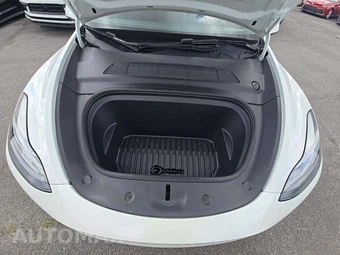 2024 Tesla Model Y Long Range - miniatura 22