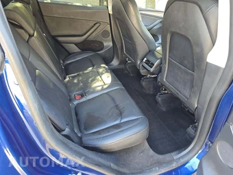 2024 Tesla Model Y Long Range - miniatura 16