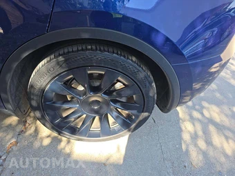 2024 Tesla Model Y Long Range - miniatura 25