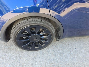 2024 Tesla Model Y Long Range - miniatura 27