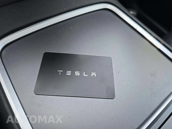 2024 Tesla Model Y Long Range - miniatura 8