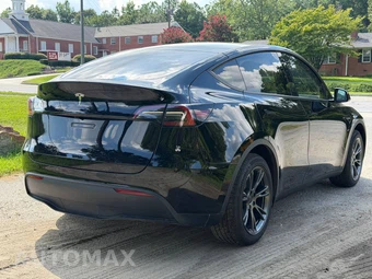 2024 Tesla Model Y Long Range - miniatura 5