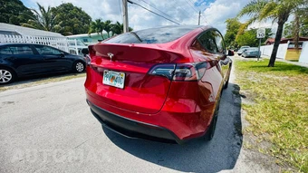 2024 Tesla Model Y Long Range - miniatura 6