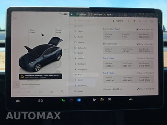 2024 Tesla Model Y Long Range - miniatura 12