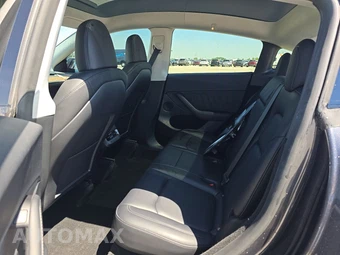 2024 Tesla Model Y Long Range - miniatura 13