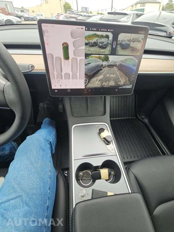 2024 Tesla Model Y Long Range - miniatura 10