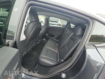 2024 Tesla Model Y Long Range - miniatura 13