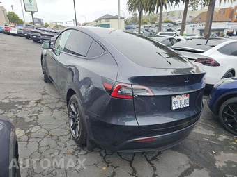 2024 Tesla Model Y Long Range - miniatura 2