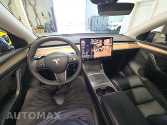 2024 Tesla Model Y Long Range - miniatura 10