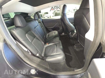 2024 Tesla Model Y Long Range - miniatura 16