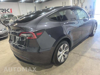 2024 Tesla Model Y Long Range - miniatura 3