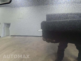2024 Tesla Model Y Long Range - miniatura 30