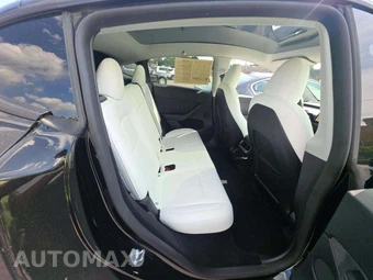 2024 Tesla Model Y Long Range - miniatura 17