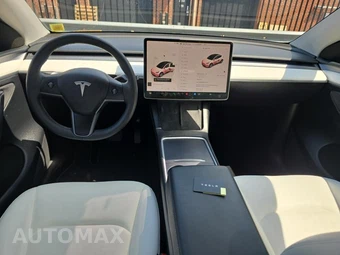 2024 Tesla Model Y Long Range - miniatura 14