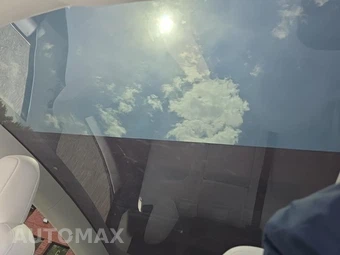 2024 Tesla Model Y Long Range - miniatura 17