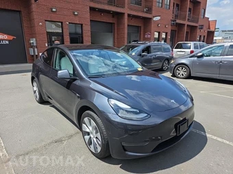 2024 Tesla Model Y Long Range - miniatura 3