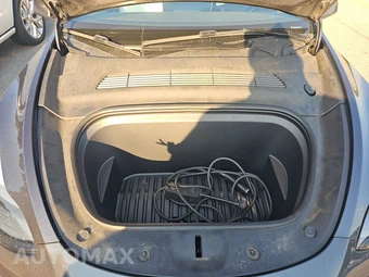 2024 Tesla Model Y Long Range - miniatura 15