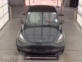 2024 Tesla Model Y Long Range - miniatura 2