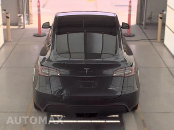 2024 Tesla Model Y Long Range - miniatura 5