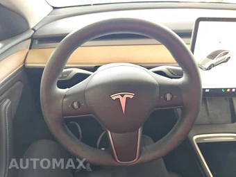 2024 Tesla Model Y Long Range - miniatura 10