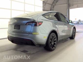 2024 Tesla Model Y Long Range - miniatura 4