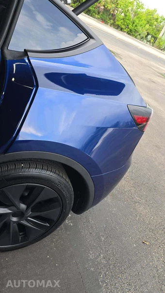 2024 Tesla Model Y Long Range - miniatura 21