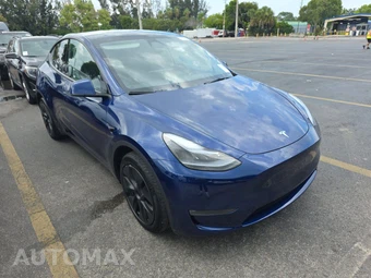 2024 Tesla Model Y Long Range - miniatura 3