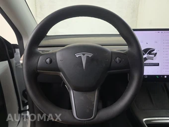 2024 Tesla Model Y Long Range - miniatura 10
