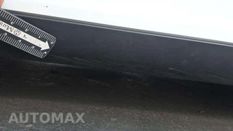 2024 Tesla Model Y Long Range - miniatura 25