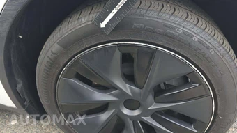 2024 Tesla Model Y Long Range - miniatura 26