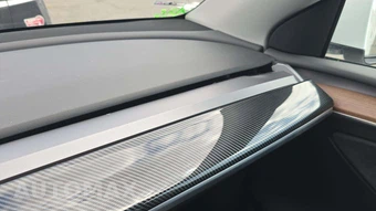 2024 Tesla Model Y Long Range - miniatura 27