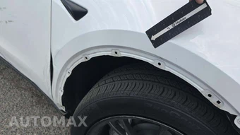 2024 Tesla Model Y Long Range - miniatura 29